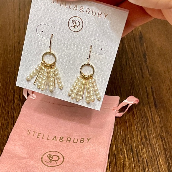 Stella and Ruby Pearl with gold hook earrings (New) - Picture 3 of 3